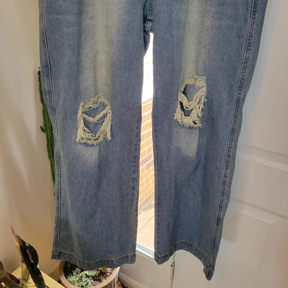 NWT Fashion Nova Drew Drop Waist Baggy Distressed Jeans, Size 16 - Picture 5 of 12